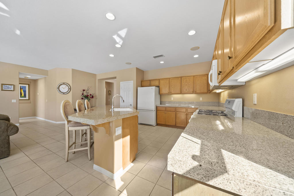 81761 Sun Cactus Lane Property Photo 8