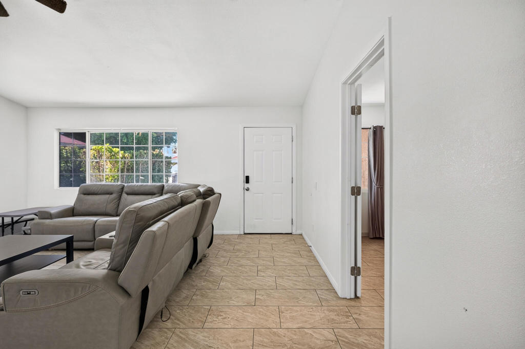 31110 Avenida Maravilla Property Photo 4