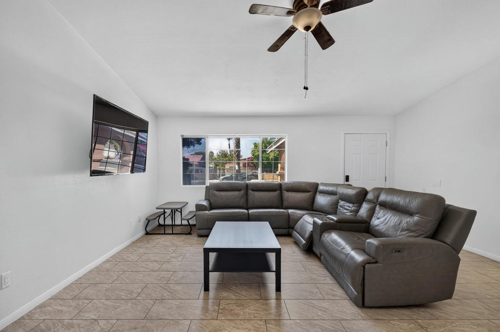 31110 Avenida Maravilla Property Photo 6