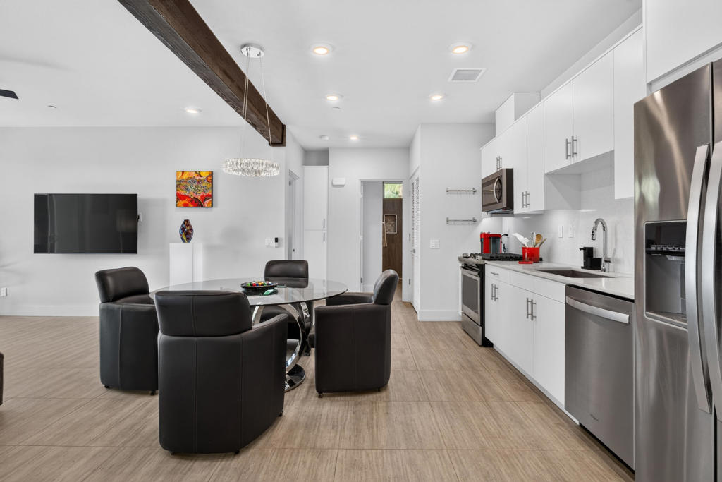 138 The Riv Property Photo 6