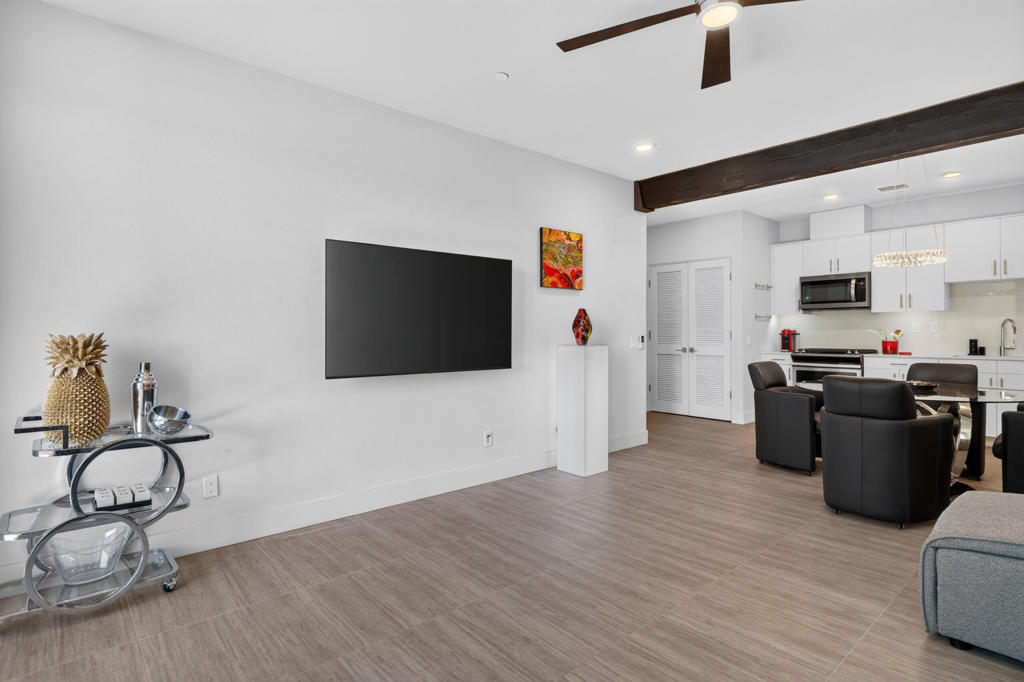 138 The Riv Property Photo 11