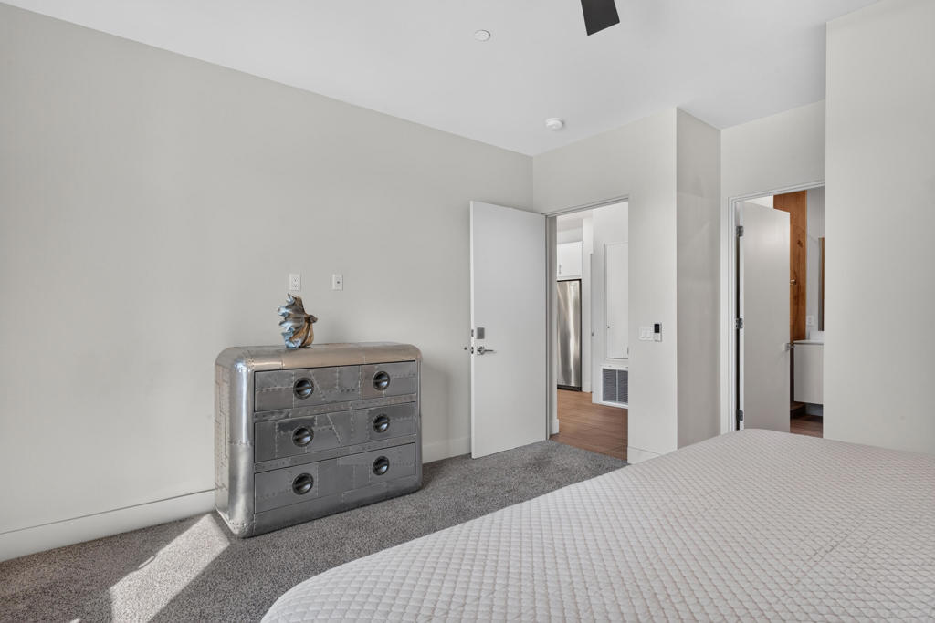 138 The Riv Property Photo 13