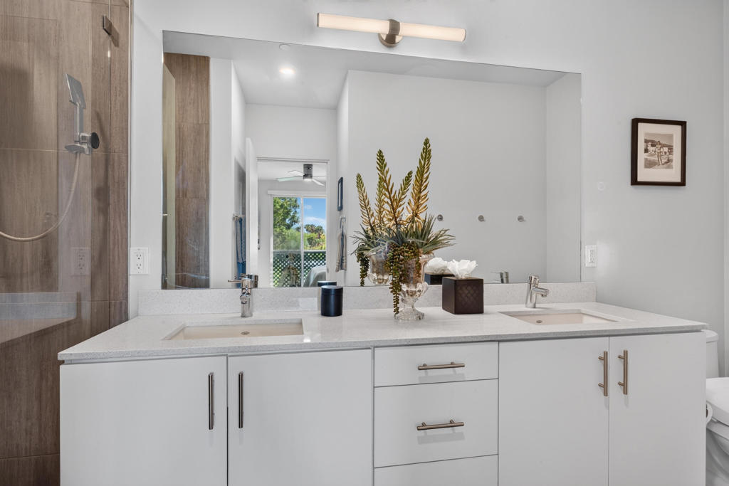 138 The Riv Property Photo 14
