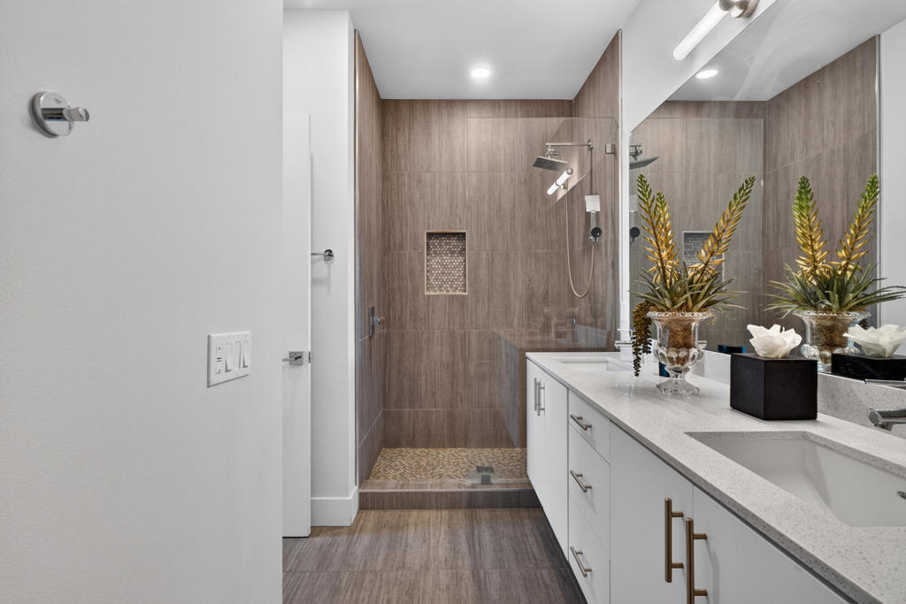 138 The Riv Property Photo 15