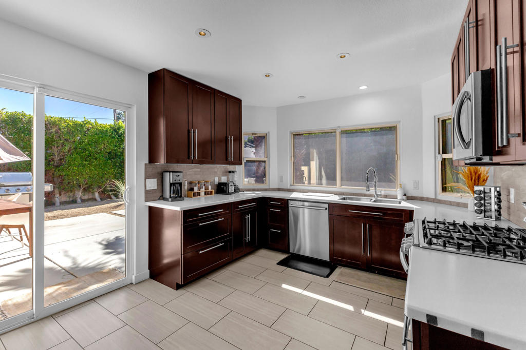 2355 W Nicola Road Property Photo 18