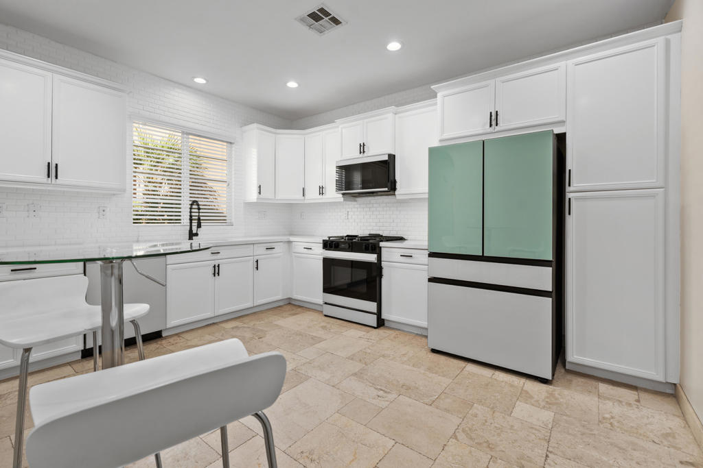 436 Via De La Paz Property Photo 3