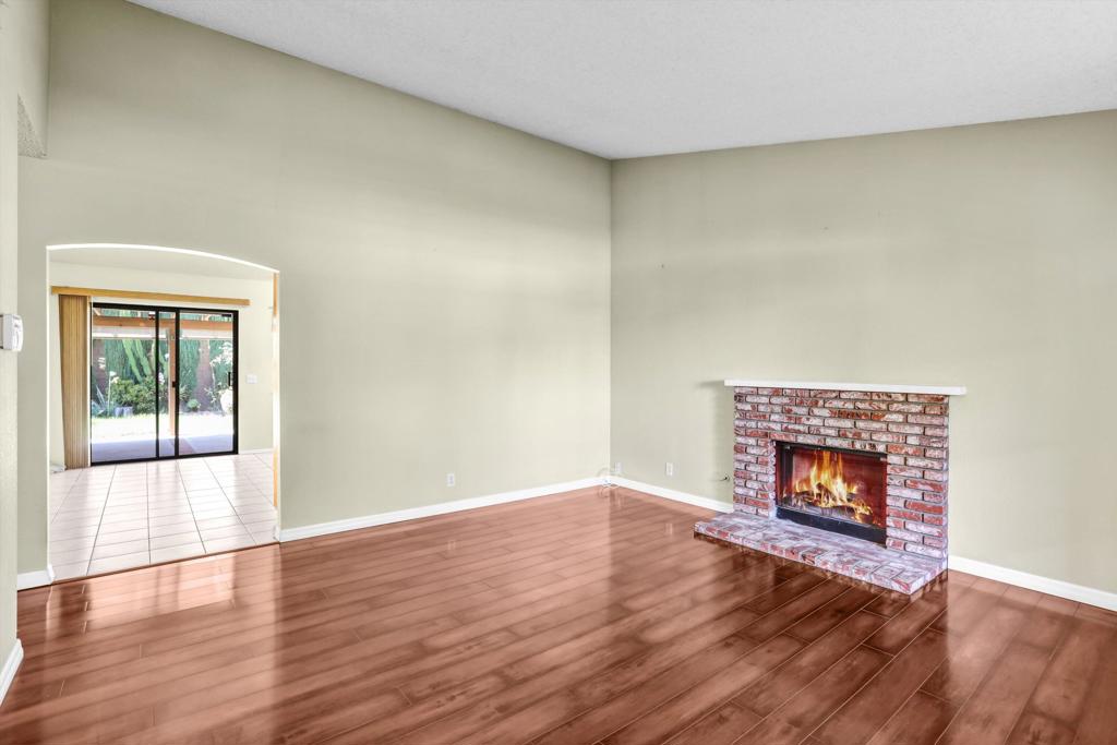 12582 Fern Avenue Property Photo 3