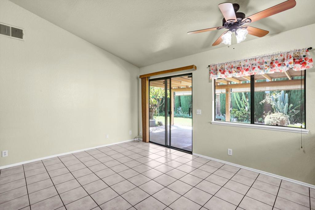 12582 Fern Avenue Property Photo 9