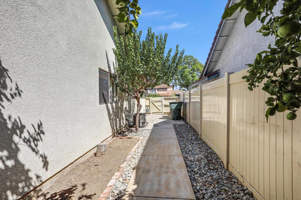 12582 Fern Avenue Property Photo 25