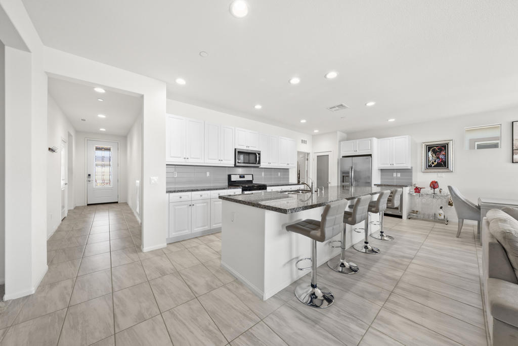 82485 Round Valley Drive Property Photo 8