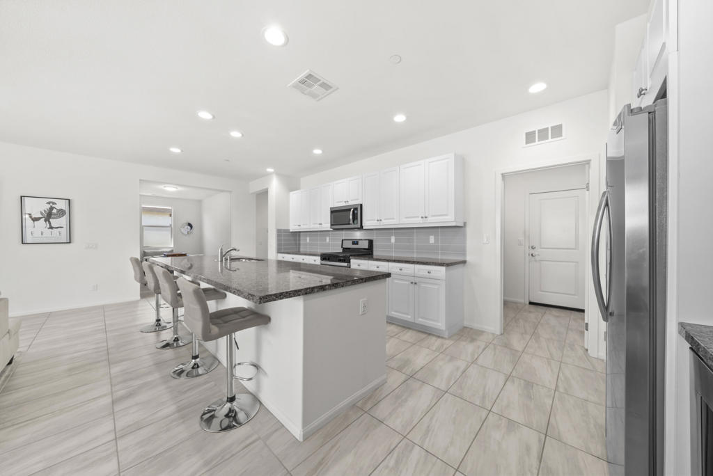 82485 Round Valley Drive Property Photo 12
