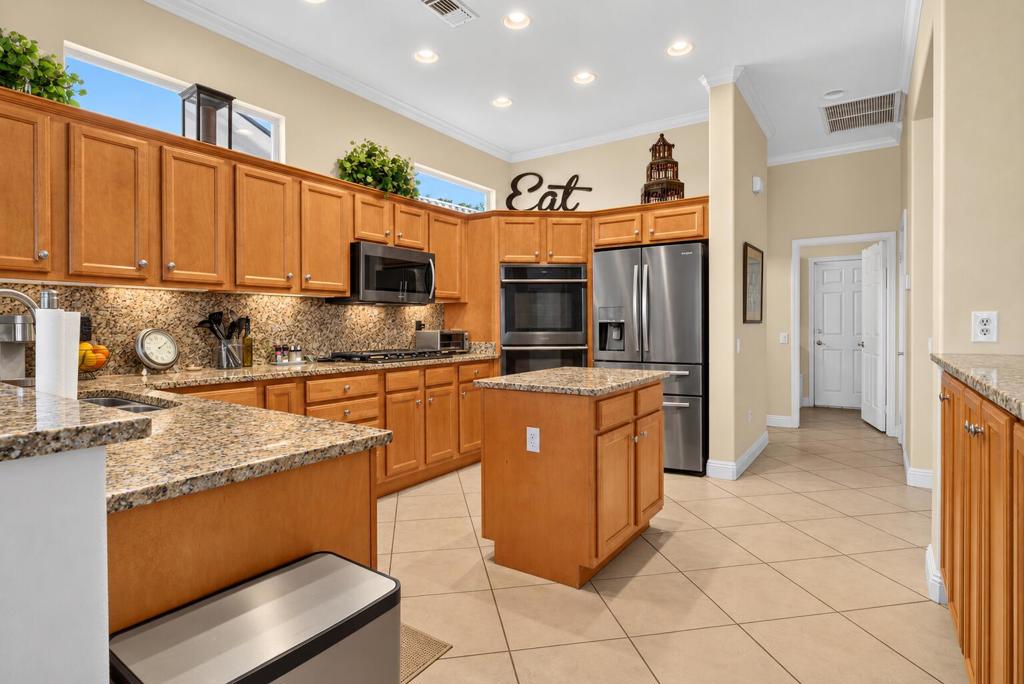 35315 Summerland Avenue Property Photo 4
