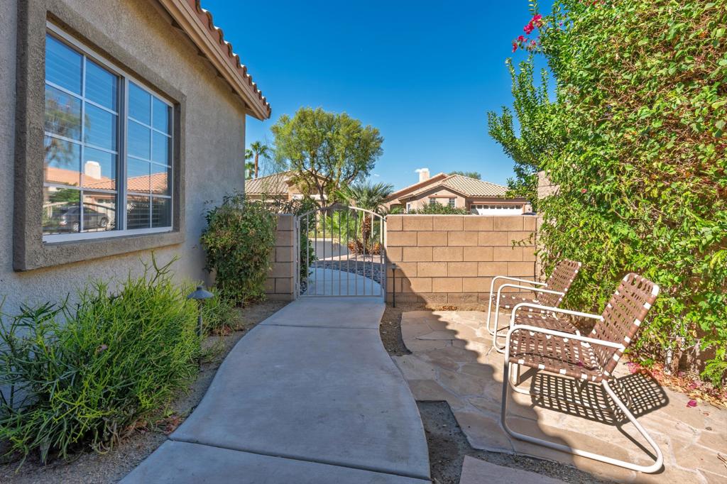 80379 Pebble Beach Drive Property Photo 8