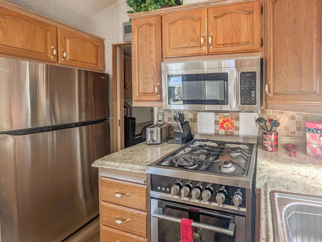 70200 Dillon Road 245 Property Photo 12