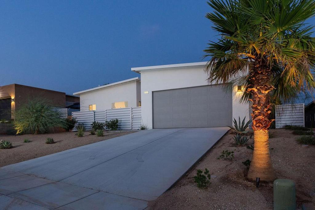 13890 Avenida La Vista Property Photo 3