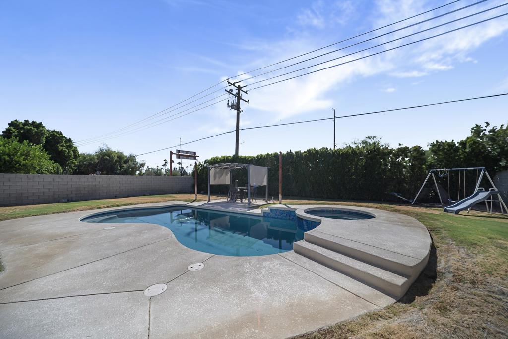 67165 Peineta Road Property Photo 4