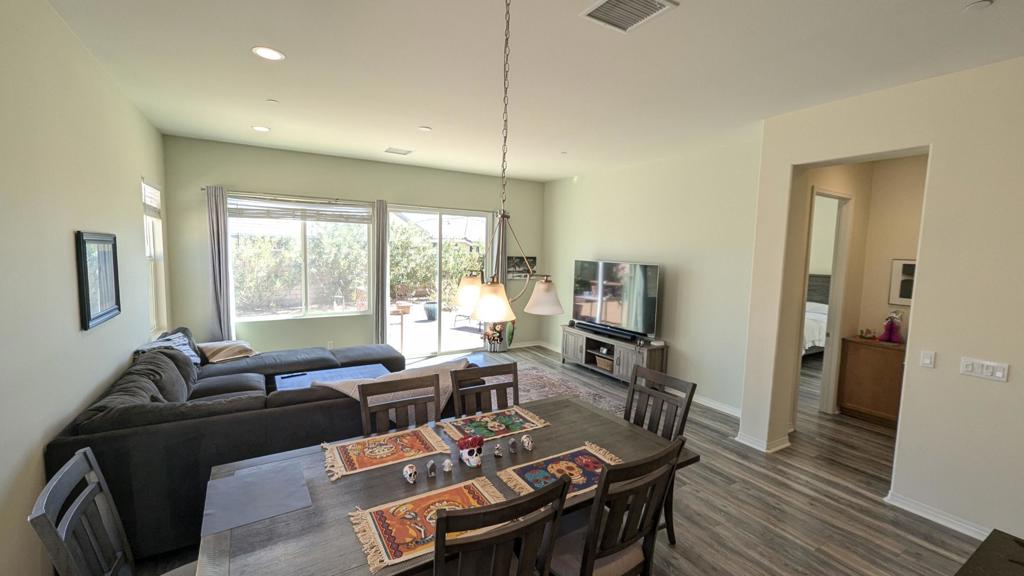 43890 Treviso Drive Property Photo 8