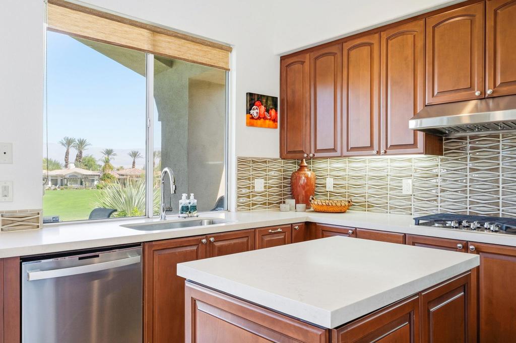 416 Desert Holly Drive Property Photo 24