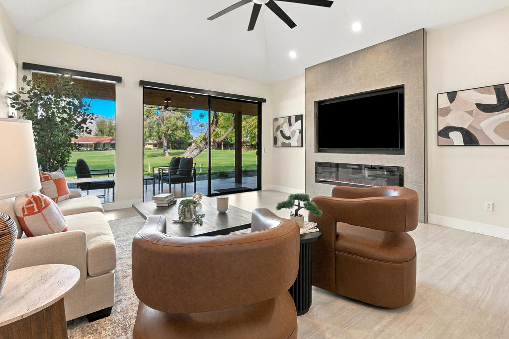 32 La Ronda Drive Property Photo 1