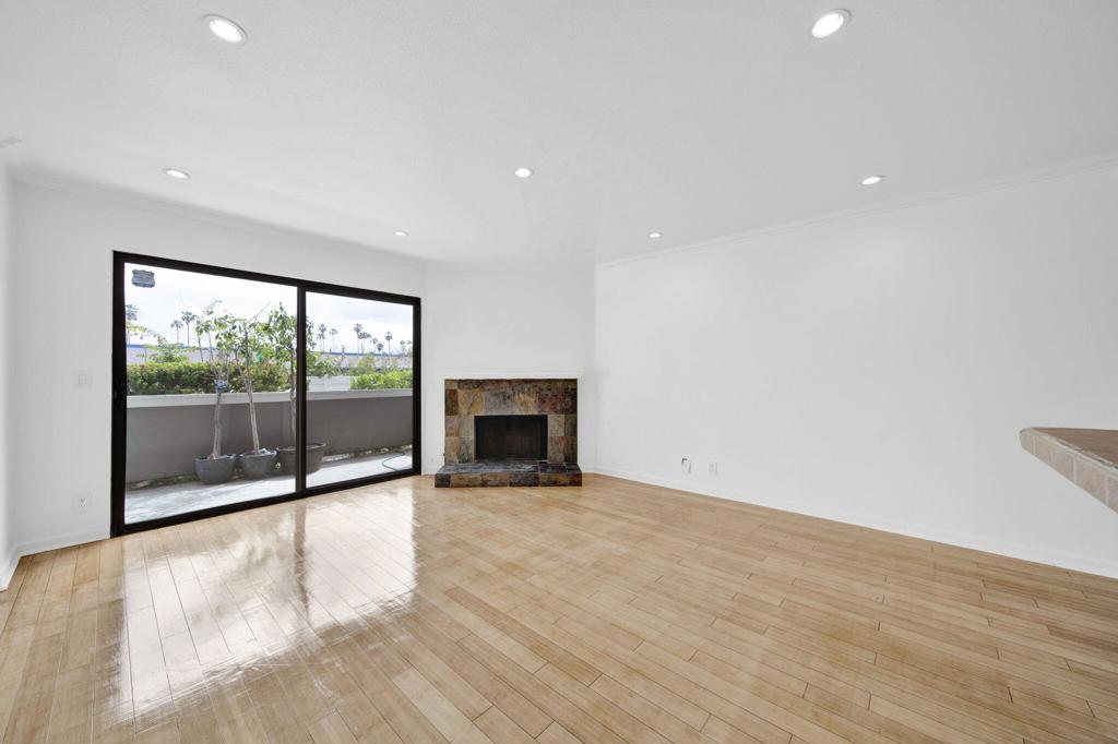 7307 Haskell Avenue 4 Property Photo 2