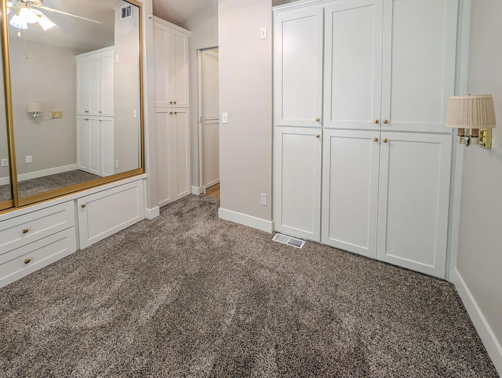 70200 Dillon Road 119 Property Photo 16