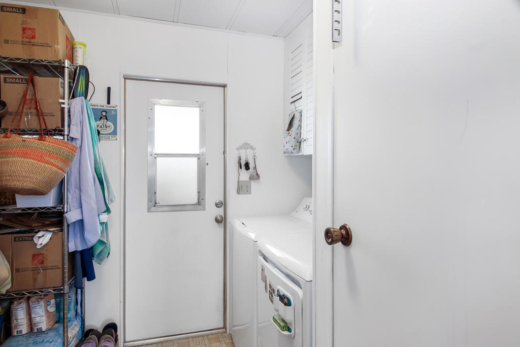 18555 Roberts Road 43 Property Photo 12