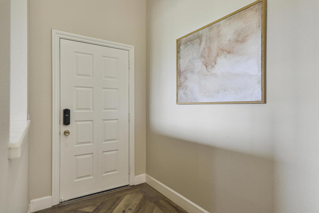 54721 Inverness Property Photo 7