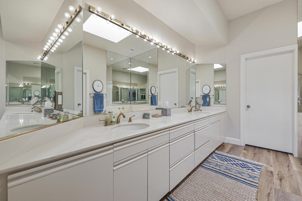54721 Inverness Property Photo 25