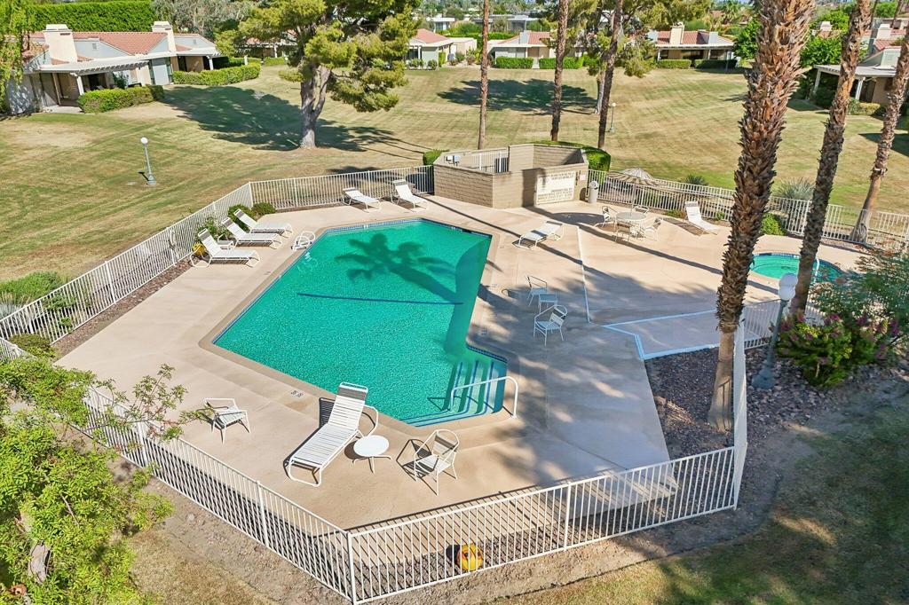 72485 Roxbury Drive Property Photo 43