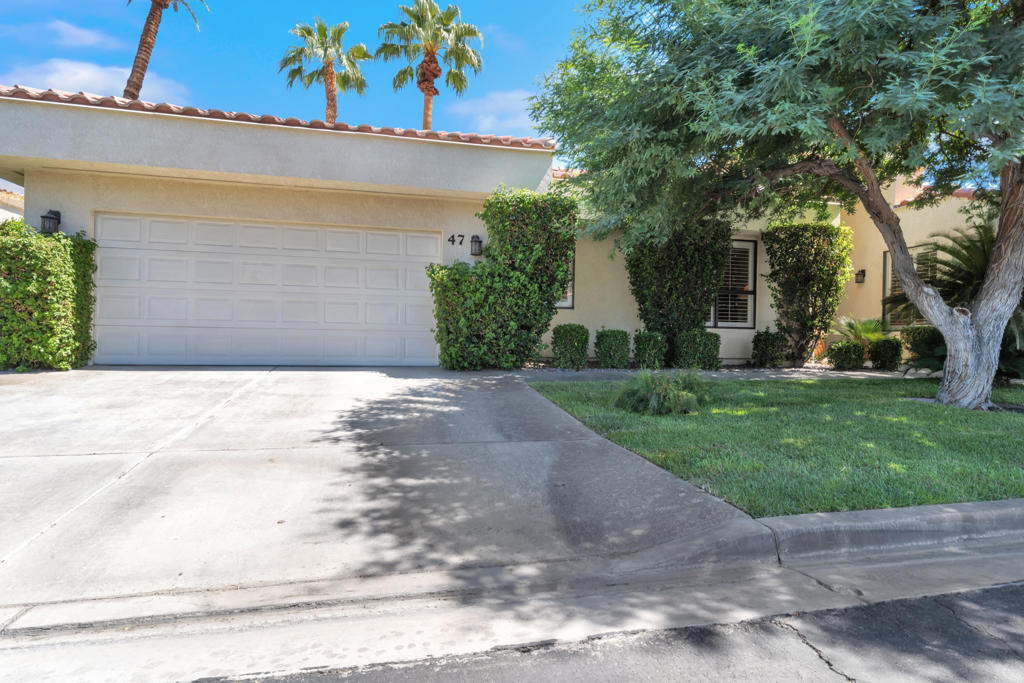 47 Mission Palms Drive E Property Photo 2