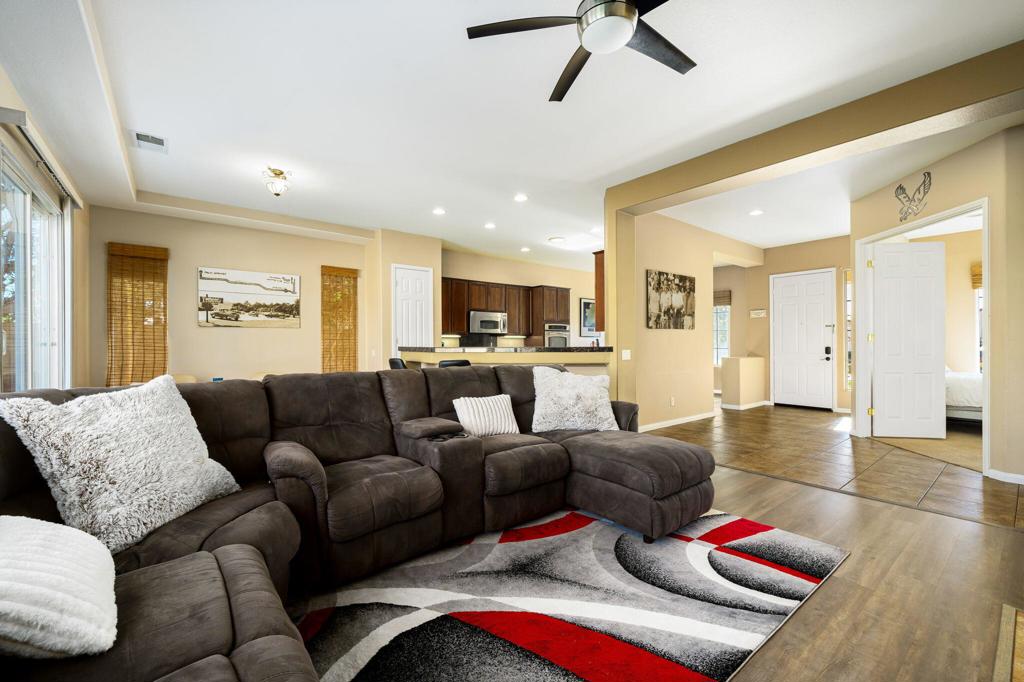 79928 Castille Drive Property Photo 3
