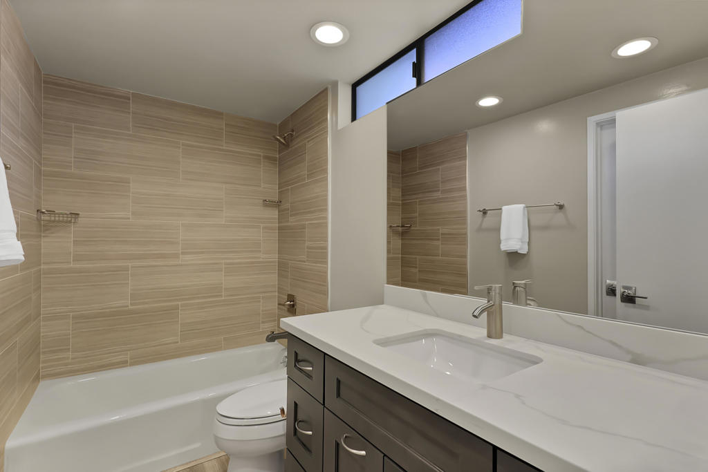 2545 Miramonte Circle W A Property Photo 12