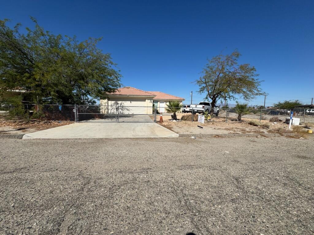 1376 Carpenteria Avenue Property Photo 1