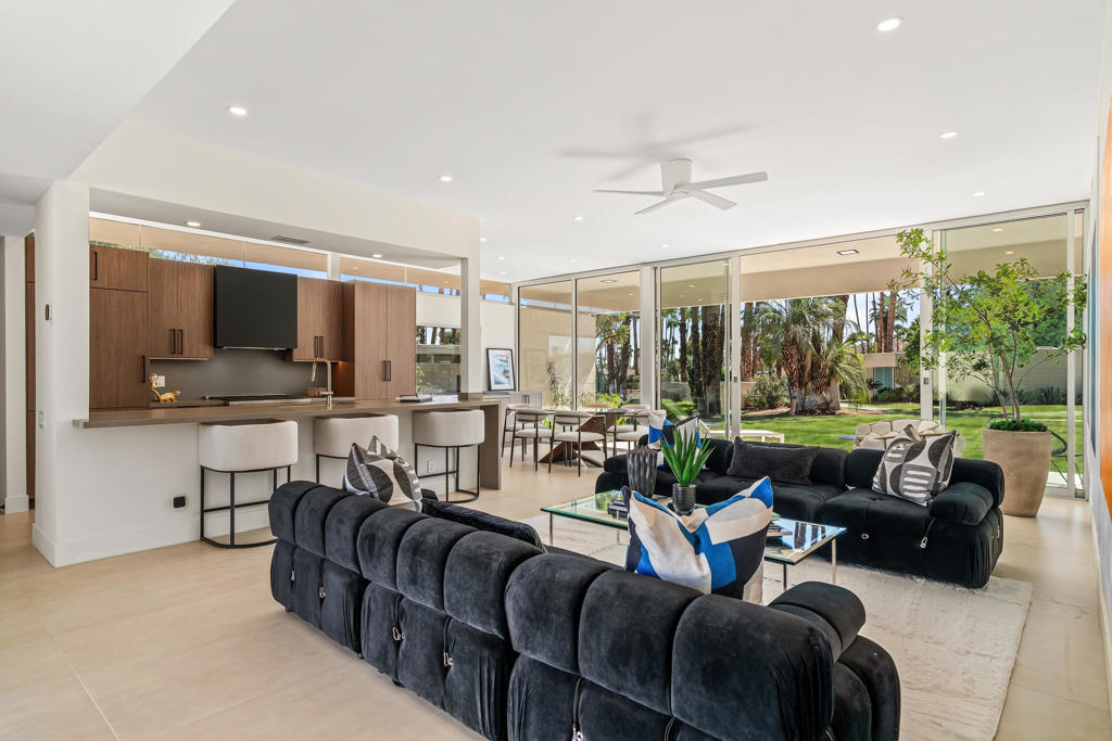 139 Desert Lakes Drive Property Photo 6