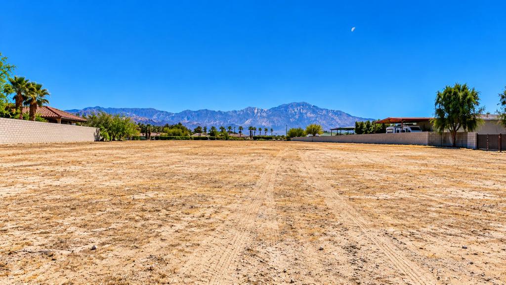 0 Emerald Property Photo 2