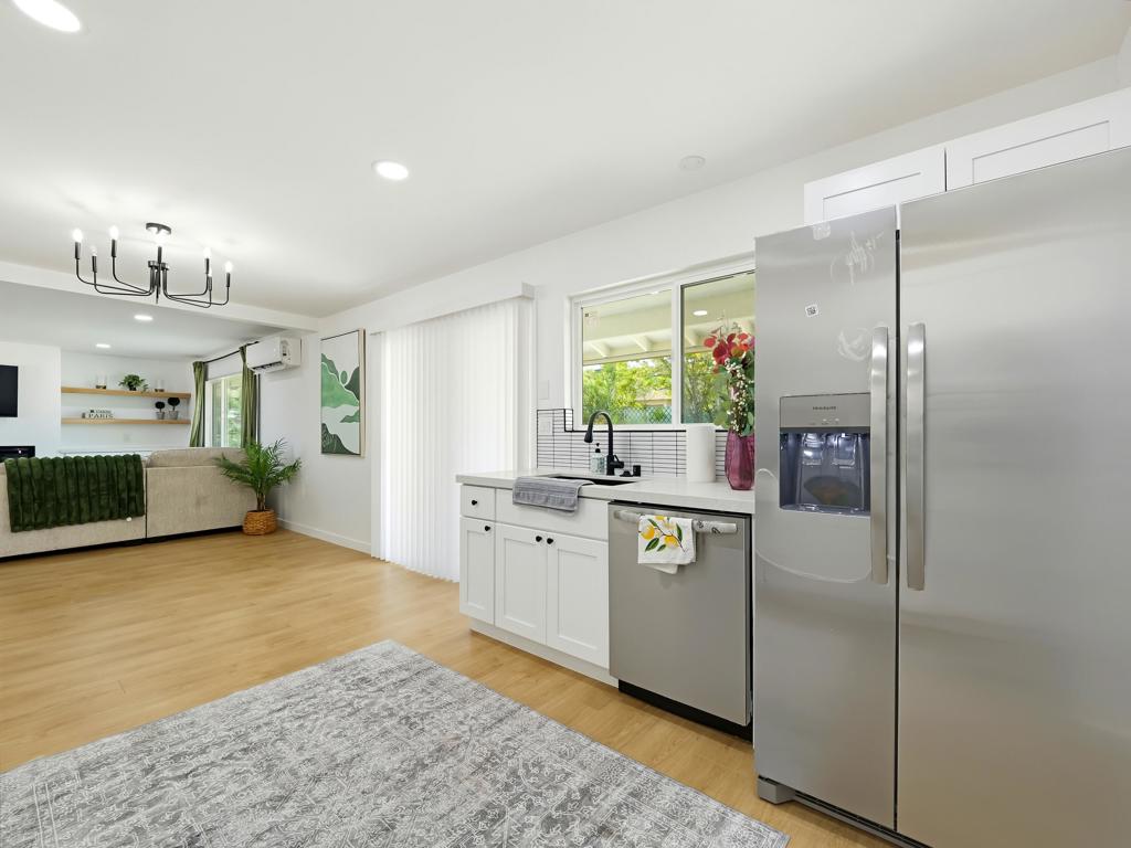 7380 Dumosa Avenue Property Photo 8