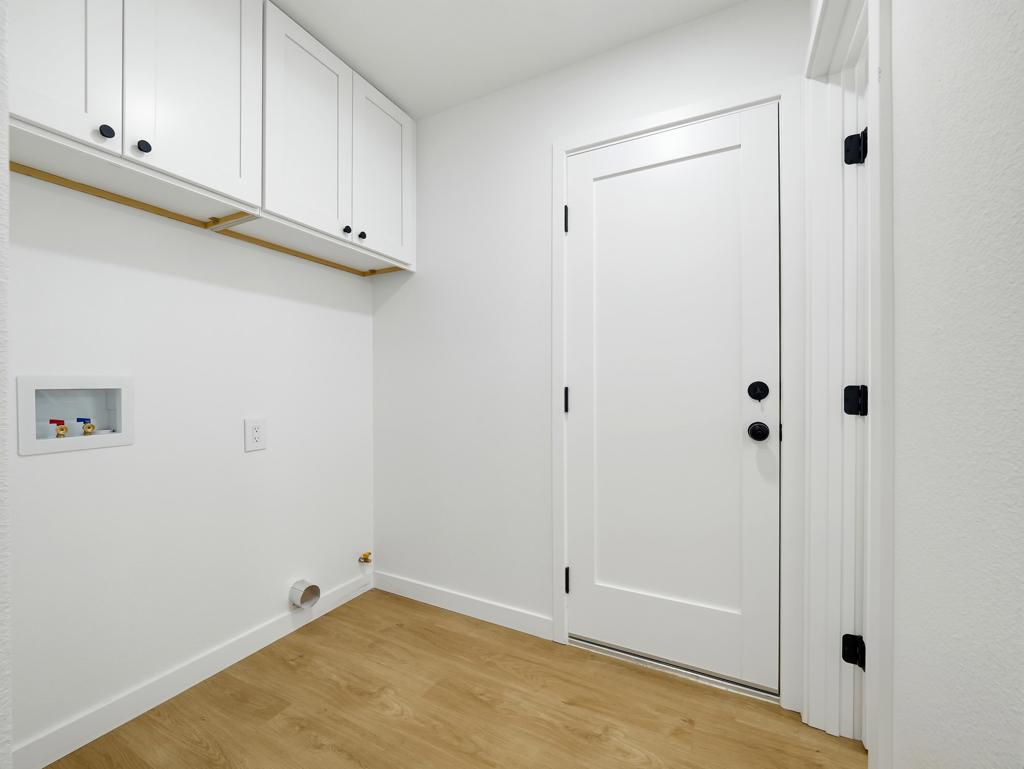 7380 Dumosa Avenue Property Photo 13