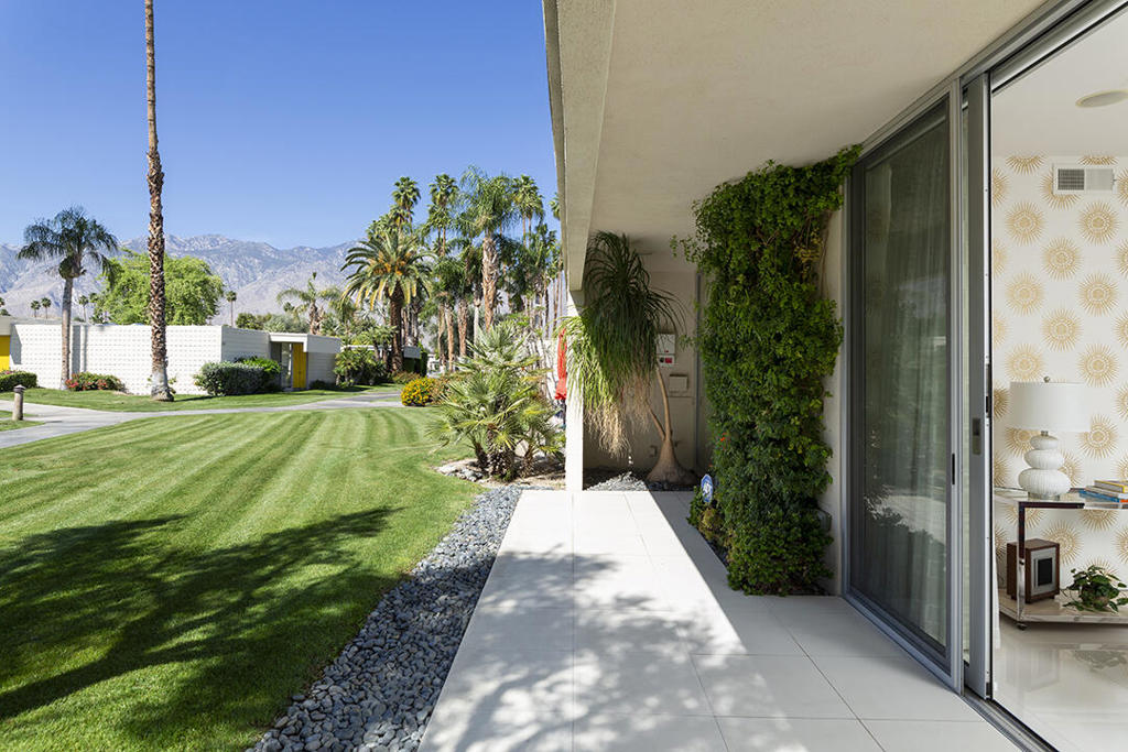 318 Desert Lakes Drive Property Photo 13