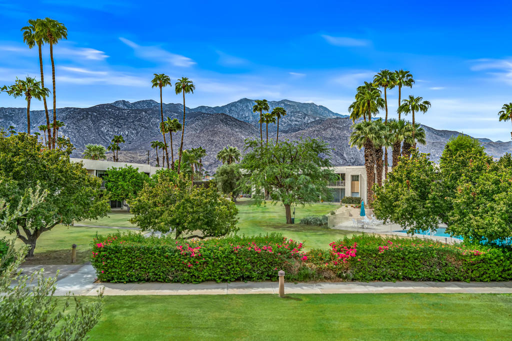431 Desert Lakes Circle Property Photo 1