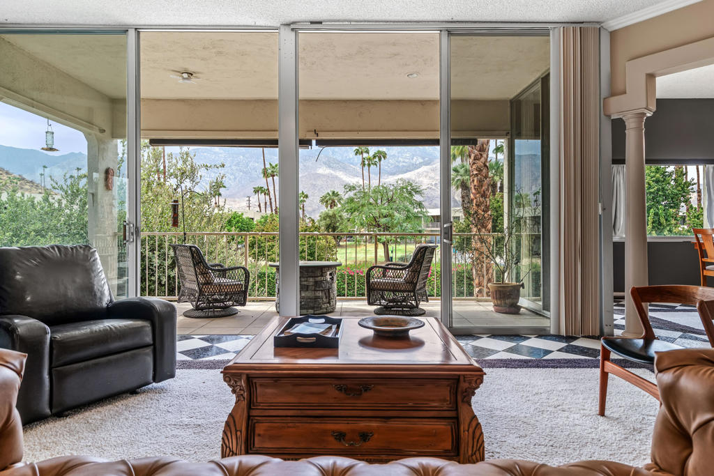 431 Desert Lakes Circle Property Photo 4
