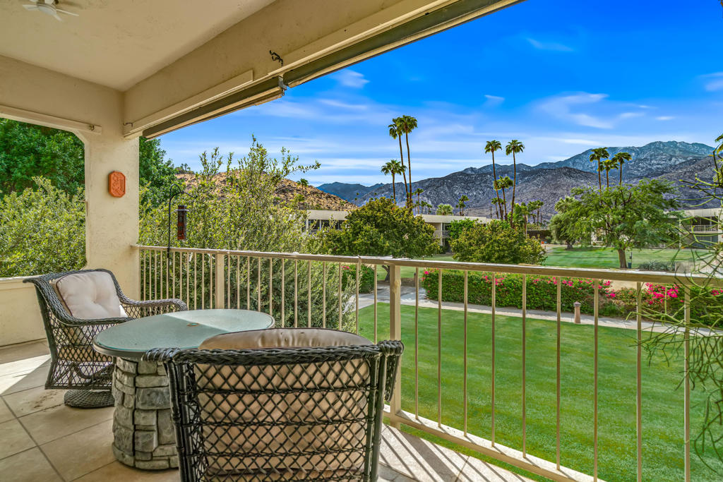 431 Desert Lakes Circle Property Photo 5