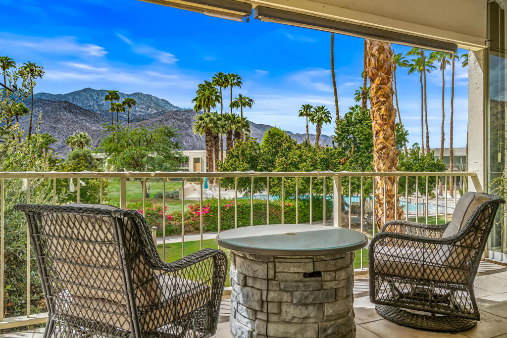 431 Desert Lakes Circle Property Photo 6