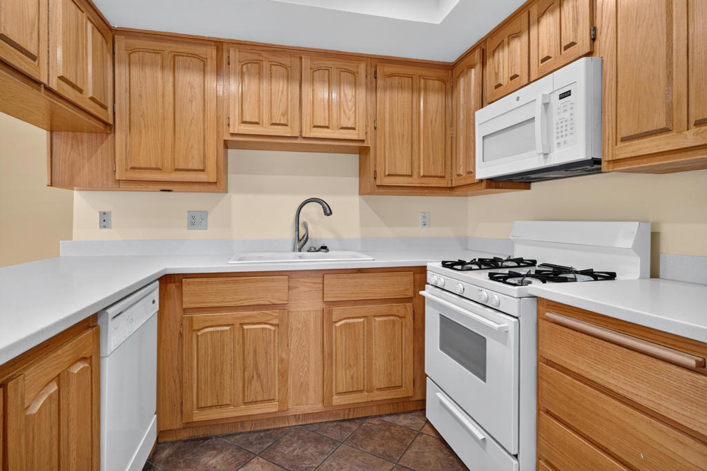 1820 N Mira Loma Way Property Photo 3