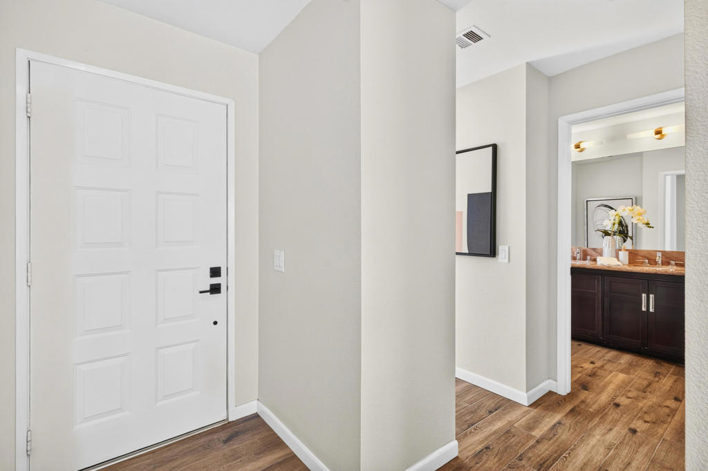 76602 Daffodil Property Photo 5
