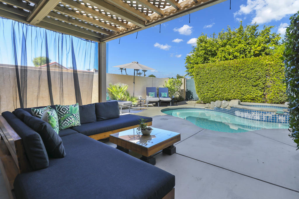 21 Ensenada Lane Property Photo 3
