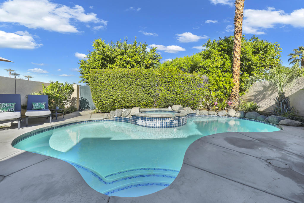 21 Ensenada Lane Property Photo 4