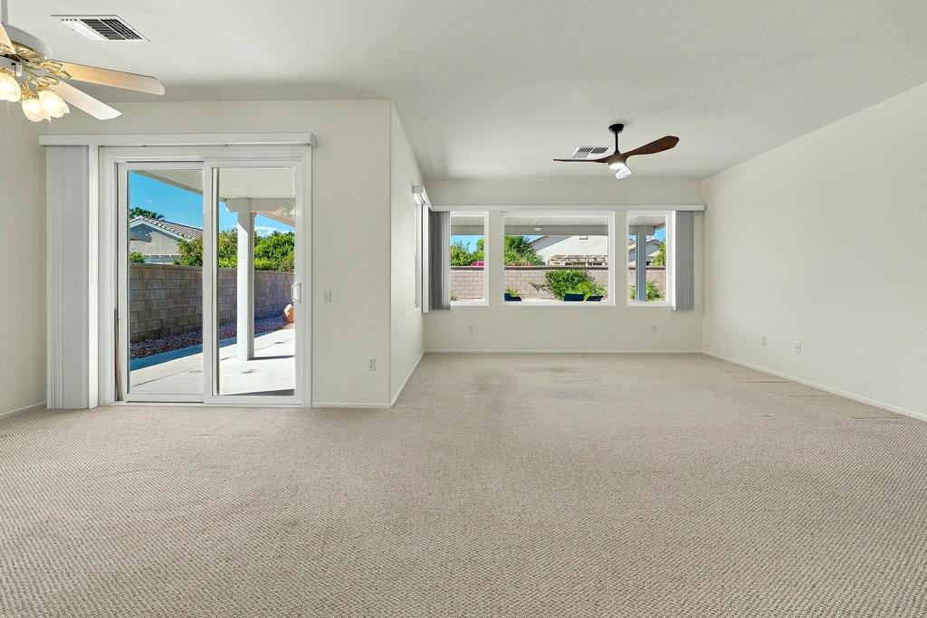 36583 Monarch Pass Property Photo 8