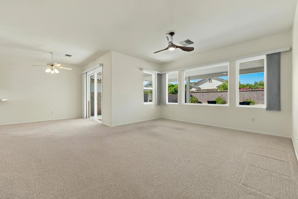36583 Monarch Pass Property Photo 10