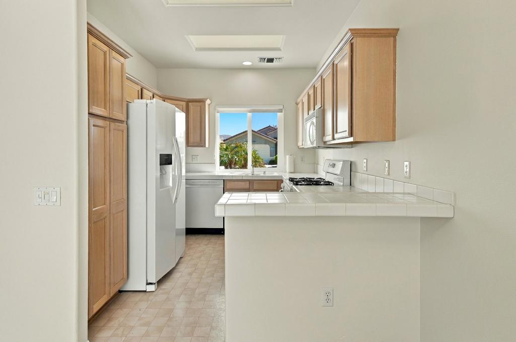 36583 Monarch Pass Property Photo 13
