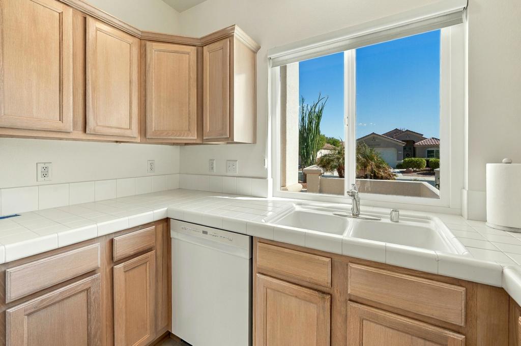 36583 Monarch Pass Property Photo 15